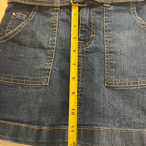 TOMMY HILFIGER BELTED GIRLS SKIRT  -  SIZE 8. - Picture 7 of 8